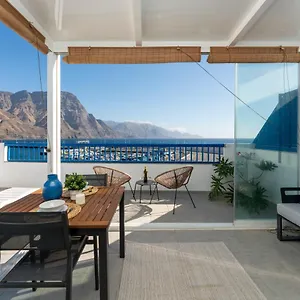 White&blue Rooftop Apartment